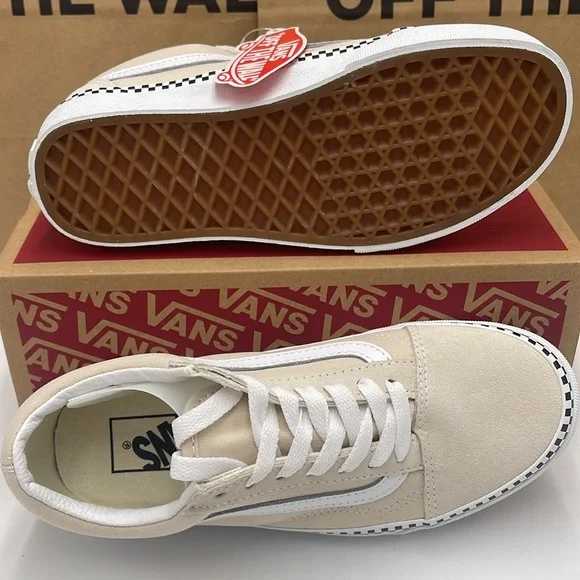 Vans WMNS Tan and White Sneakers Old Skool
Checkerboard Foxing Turtl
VN0A7Q2JDJR - Picture 3 of 16